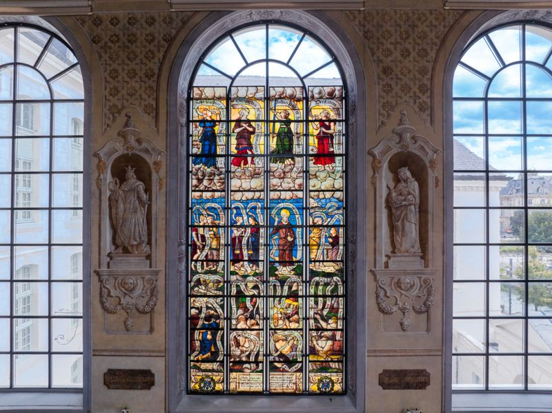 Vitrail les Quatre Vertus de l’église Saint-Martin de Rumilly-Les-Vaudes (© Studio OG) 