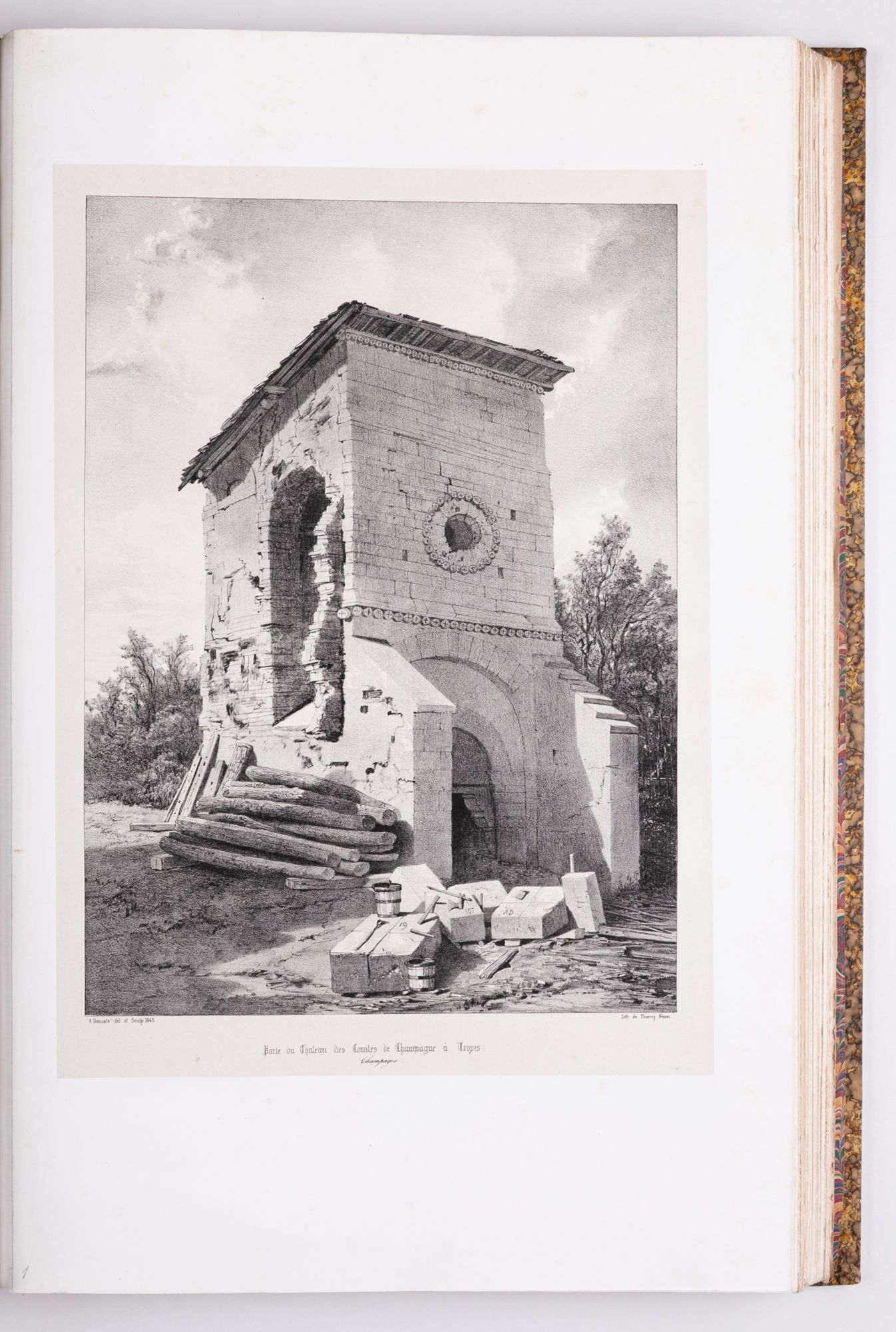 Porte du château des comtes de Champagne à Troyes. Adrien Dauzats (dessinateur), 1843. BG 70