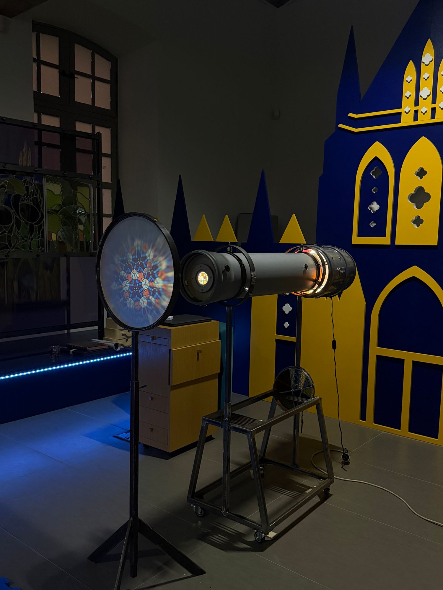 La fabuleuse machine à fabriquer des vitraux