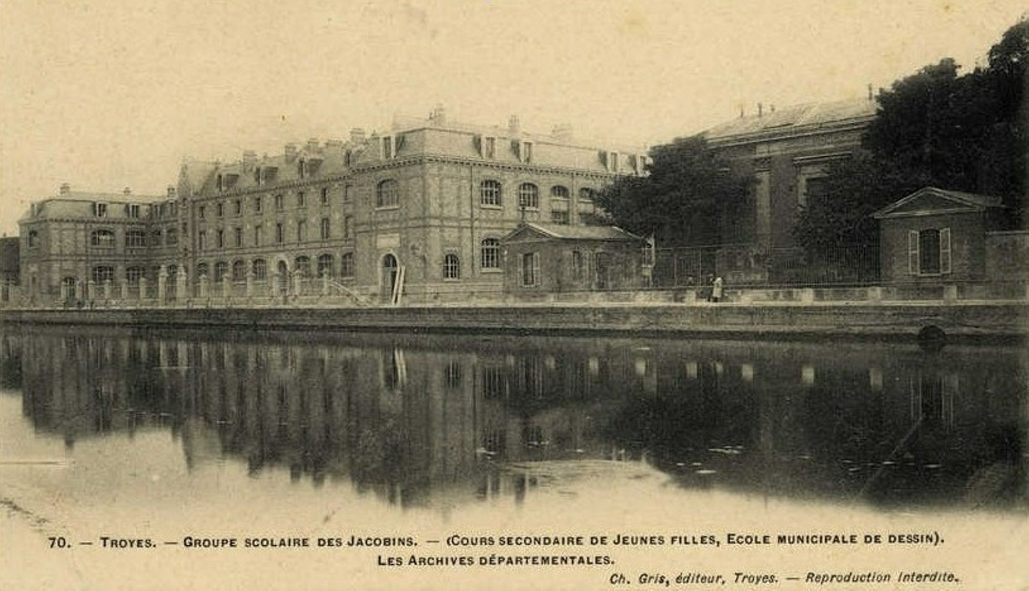 Les Archives de l'Aube et les Archives municipales de Troyes au fil du temps