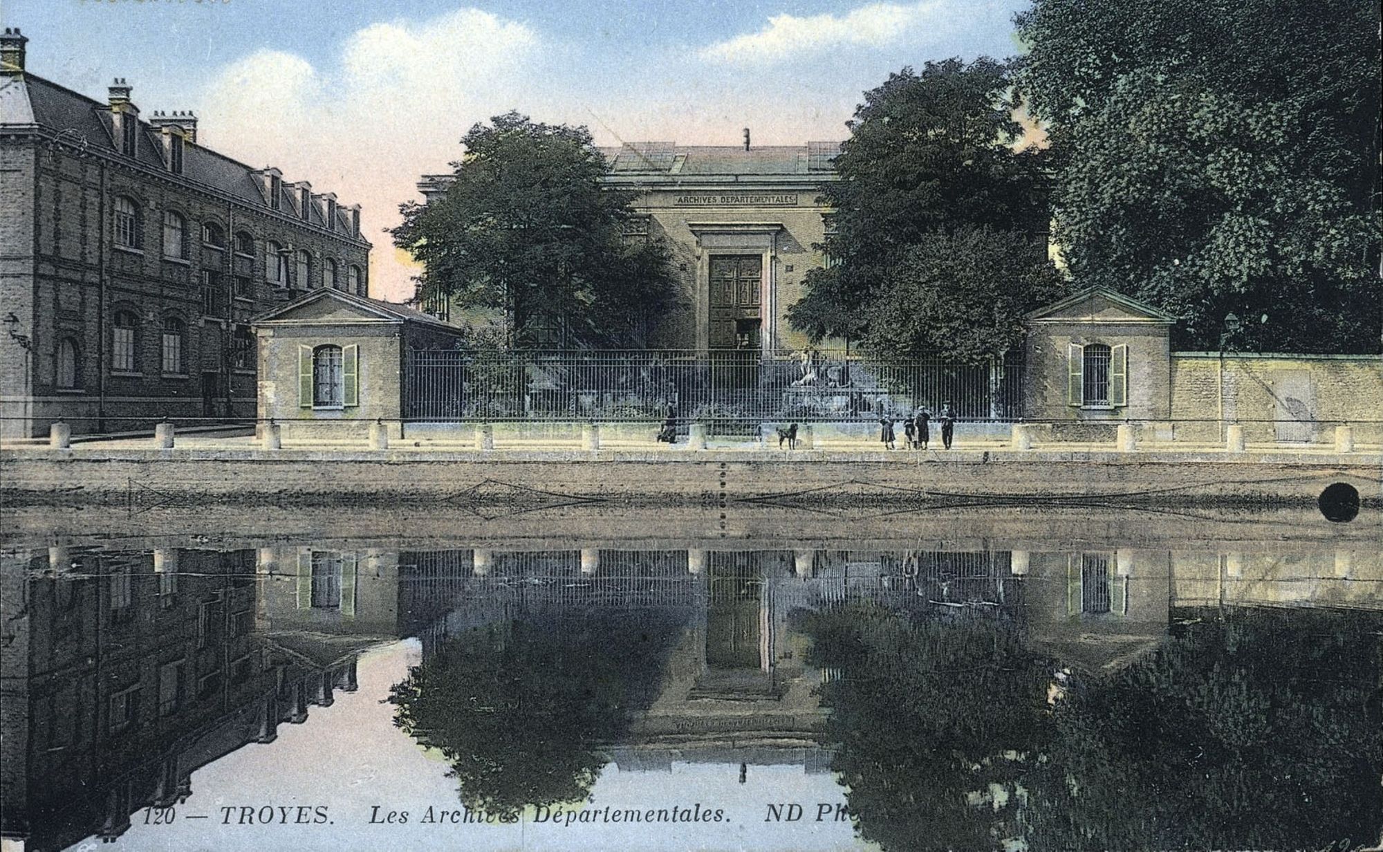 Les Archives départementales